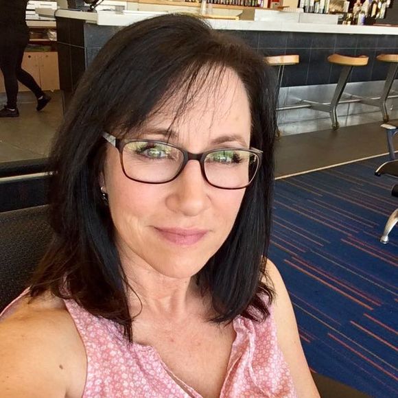 Meet your Posher, Shelly - Picture 1 of 1